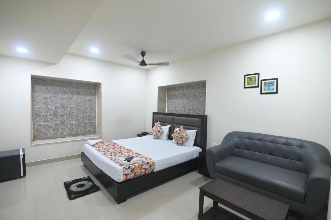 Nk7 Guest House Kolkata Exterior photo